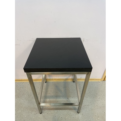 Table with cutting board 600x600x900